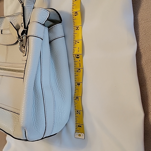 Authentic Coach handbag - Picture 13 of 14